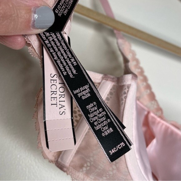 Victorias Secret Bra Very Sexy Lightly Lined Plunge Two Tone Lace Pink Size 34C - Picture 8 of 8